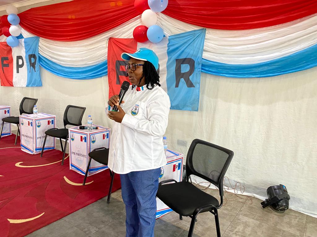 RpfMusanze's tweet photo. 1/2 Kuri iki cyumweru abanyamuryango ba @rpfinkotanyi muri @MusanzeDistrict Bari mu nzego zitandukanye bari mu nama nyunguranabitekerezo igamije kurebera hamwe imikorere y'inzego, imitangire ya Service, Kwita Ku bibazo bibangamiye imibereho y'abaturage no Kunoza imyitwarire ... https://t.co/nqIU7ZSOJ4