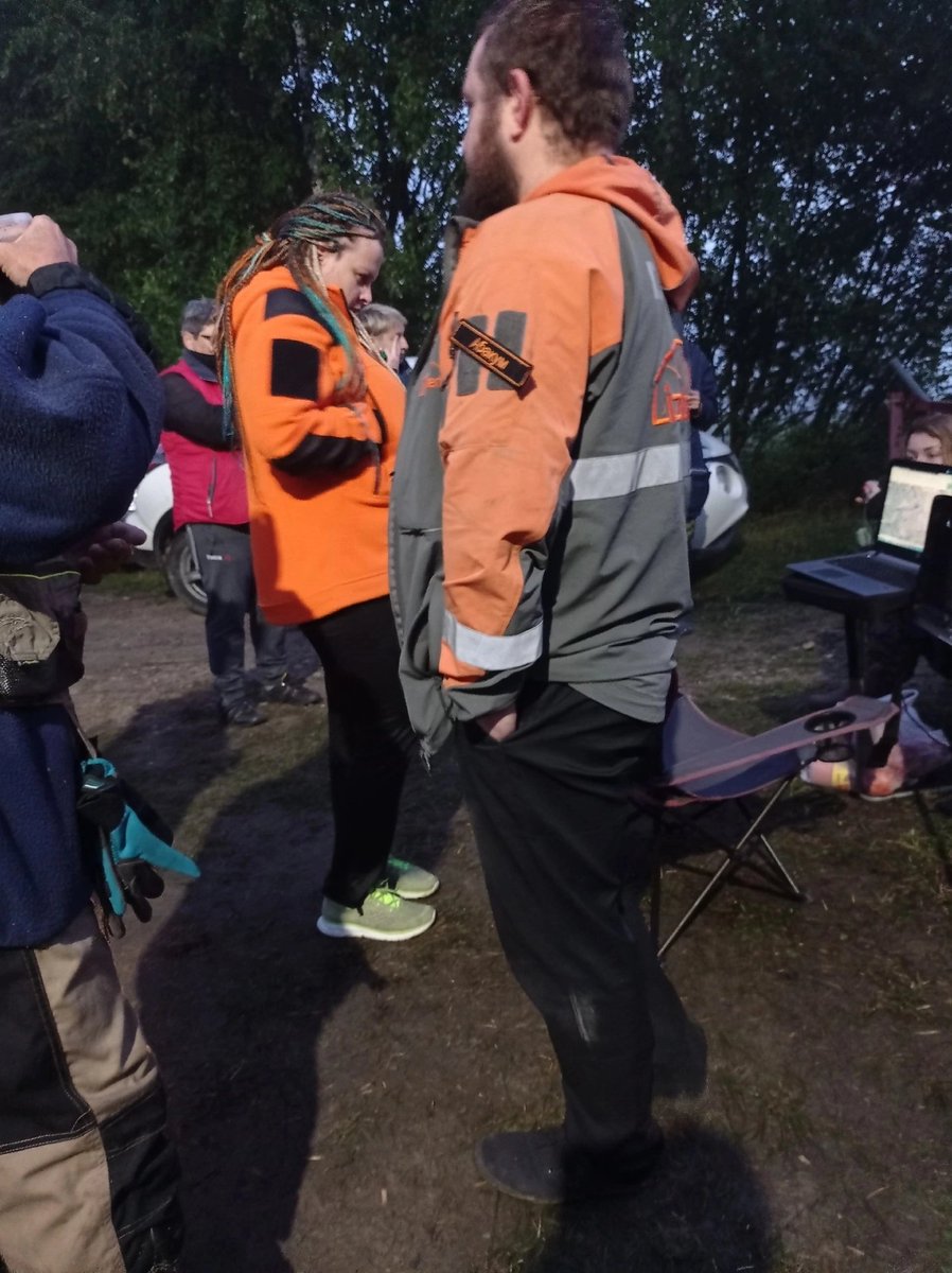 "Зачем вам это нужно?"  "Как добровольцы приходят в отряд?" "Кто становится добровольцем?" И, да. Самый частый вопрос, вызывающий, пожалуй, наибольшее недоумение ответом - "Вам за это платят?"

Старшая на месте Мария "Лебедь"  с ответом.
О поиске, жизни… t2p.pw/KiSs3haMbT