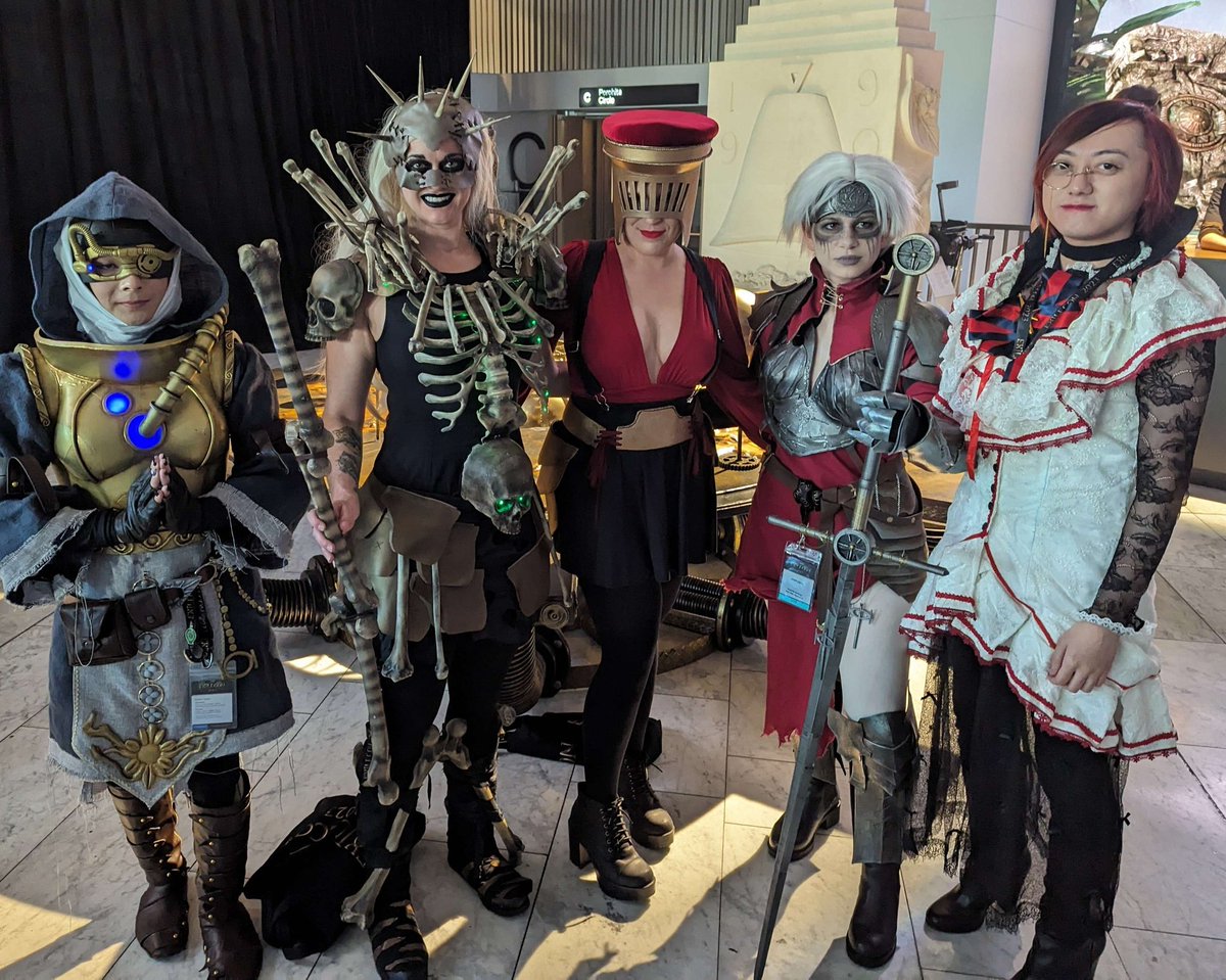 Gilbertamie's tweet photo. Some cosplayers from day one of ExileCon. So exciting to see our favourite characters brought to life with such passion.
Non-taggable on here is lilbunfu as Catarina. https://t.co/mLDSfDWKFa