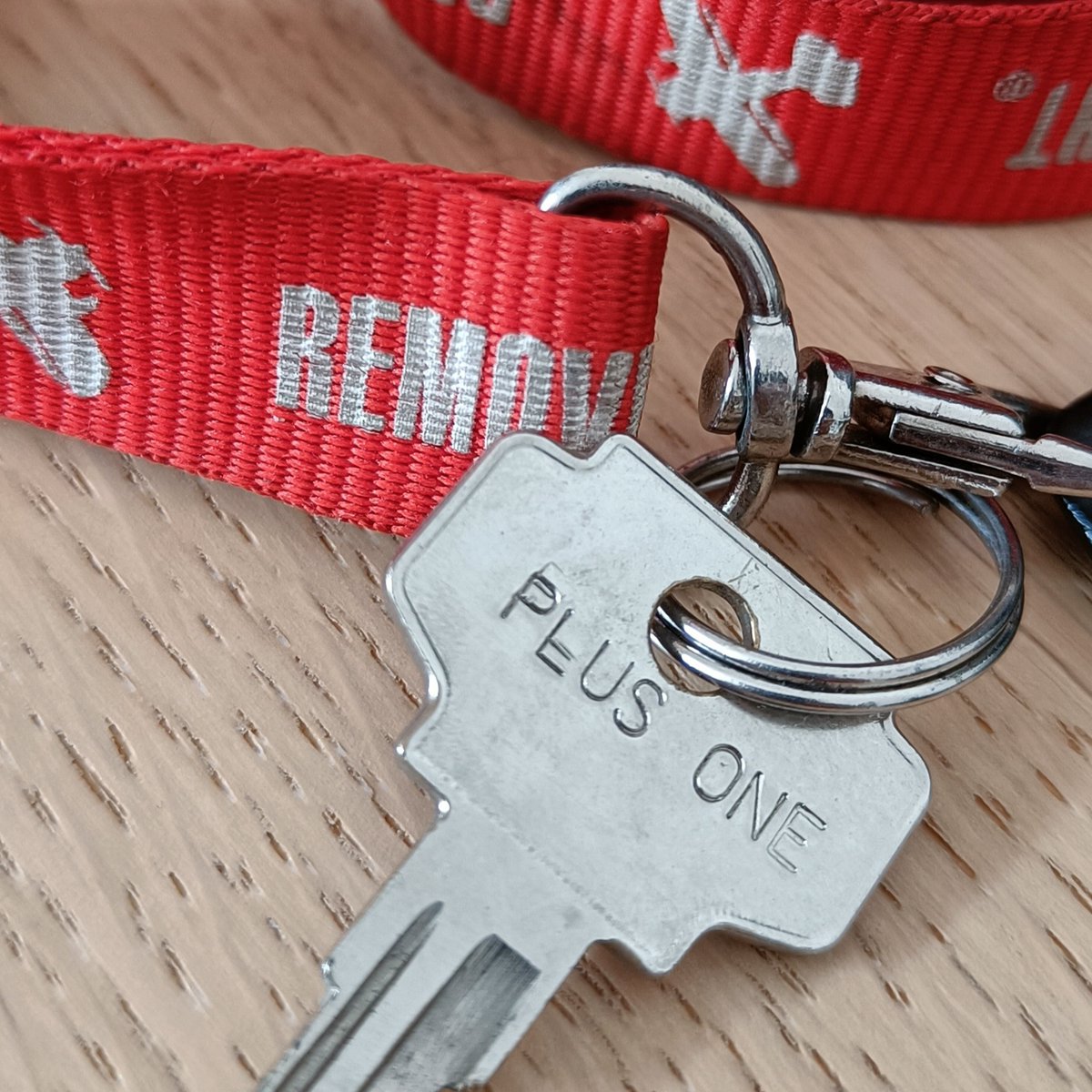 Quand on en arrive à partager ce genre d'image, c'est qu'on prépare quelque chose #plusoneflyers #farwest