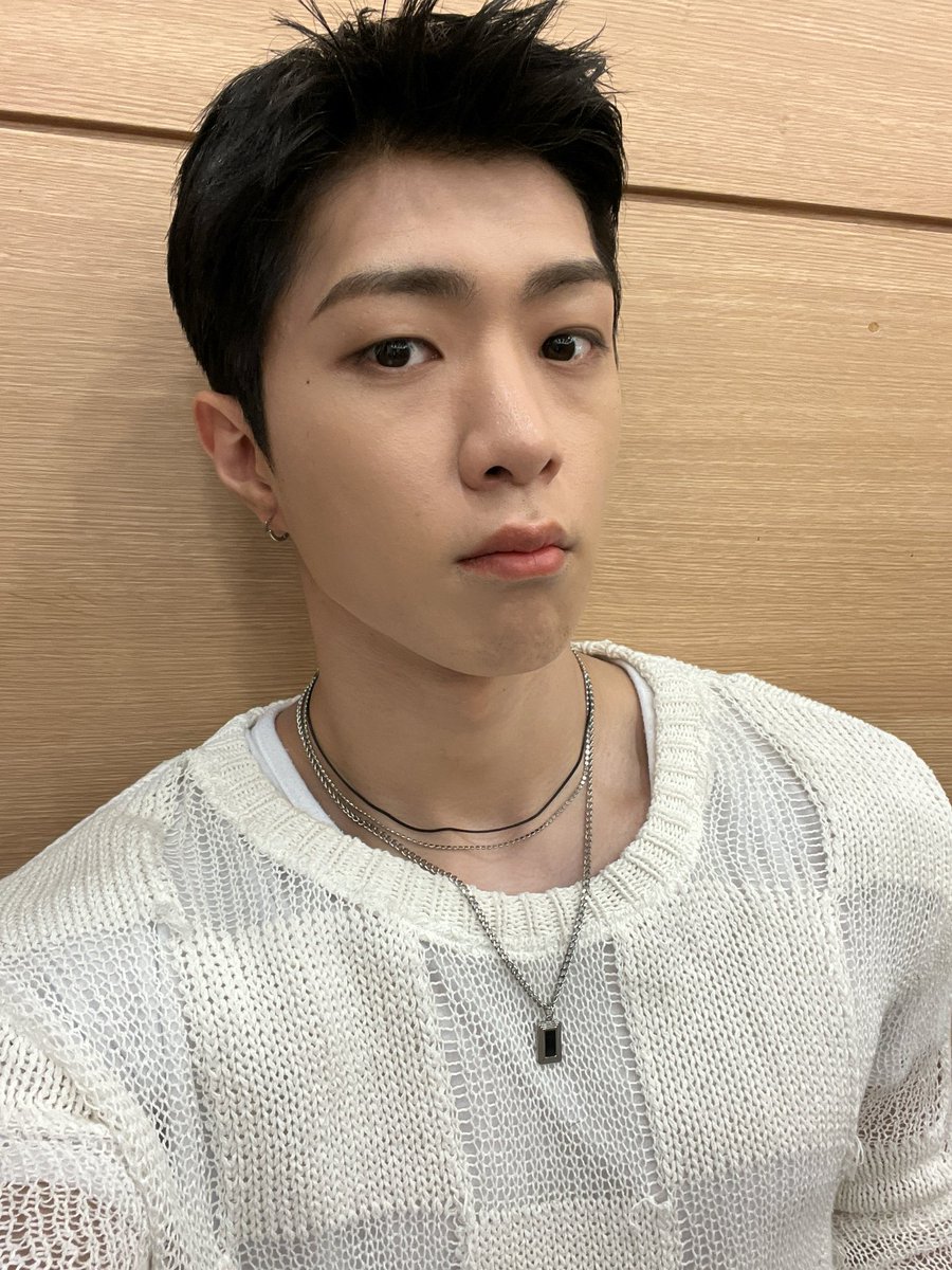 [#와이엇 #WYATT] 우리 퓨즈들~❤️ 어제 오늘 너무너무 감사합니다 주말간 같이 함께 시간 보내주고 많이 더웠을텐데 고생많았어요 ㅠㅠ 담에는 더 큰 콘서트장 할수있도록 파이팅할게요 퓨즈들도 조금만! 같이 파이팅해주세영 ㅎㅎ 너무너무 사랑합니다 ㅎㅎ #beherenow #onf