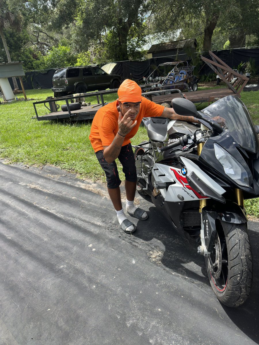 AtmAlmighty's tweet photo. There’s Only 2 Of These Bikes #BMW In The States 😅💯 Look It Up I’m Serious &amp; I’m Riding One ❤️‍🔥🦺 https://t.co/DDYwoAkbaO