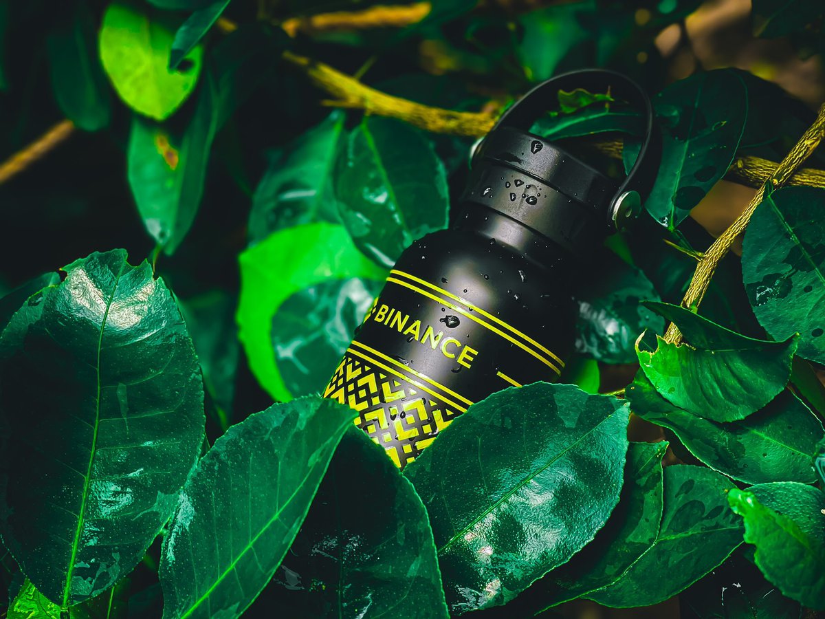 yanlv47016344's tweet photo. That feeling when the #Binance bottle is more photogenic than me. https://t.co/IpJUmddQsH