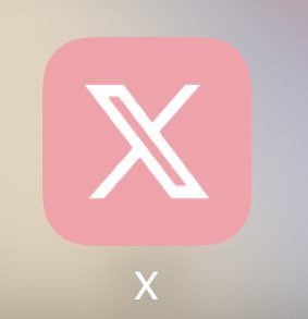 Joanna__Hardy's tweet image. bear with me here: the new X icon is actually completely adorable if you change the settings to baby pink. Instead of aggressive masculinity it’s just this little teeny tiny kiss to speak to the little imaginary internet friends that live in your phone 🥰
