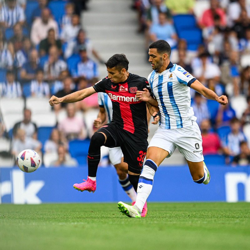 bayer04fussball's tweet photo. 🌧️ Platzregen, Abseitstore und am Ende eine knappe Niederlage - das Testspiel bei @realsociedad hatte einige sehenswerte Szenen. Schaut euch die besten auf #Werkself-TV an! 📺
🔙 #RSCB04 | #Bayer04