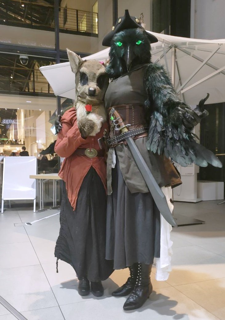 TKenku's tweet photo. Just a deadly bird and the cutest deer ^^

Happy birthday to my deer partner @shop_costumes  💚🦌💚 https://t.co/0S3WKCaycv