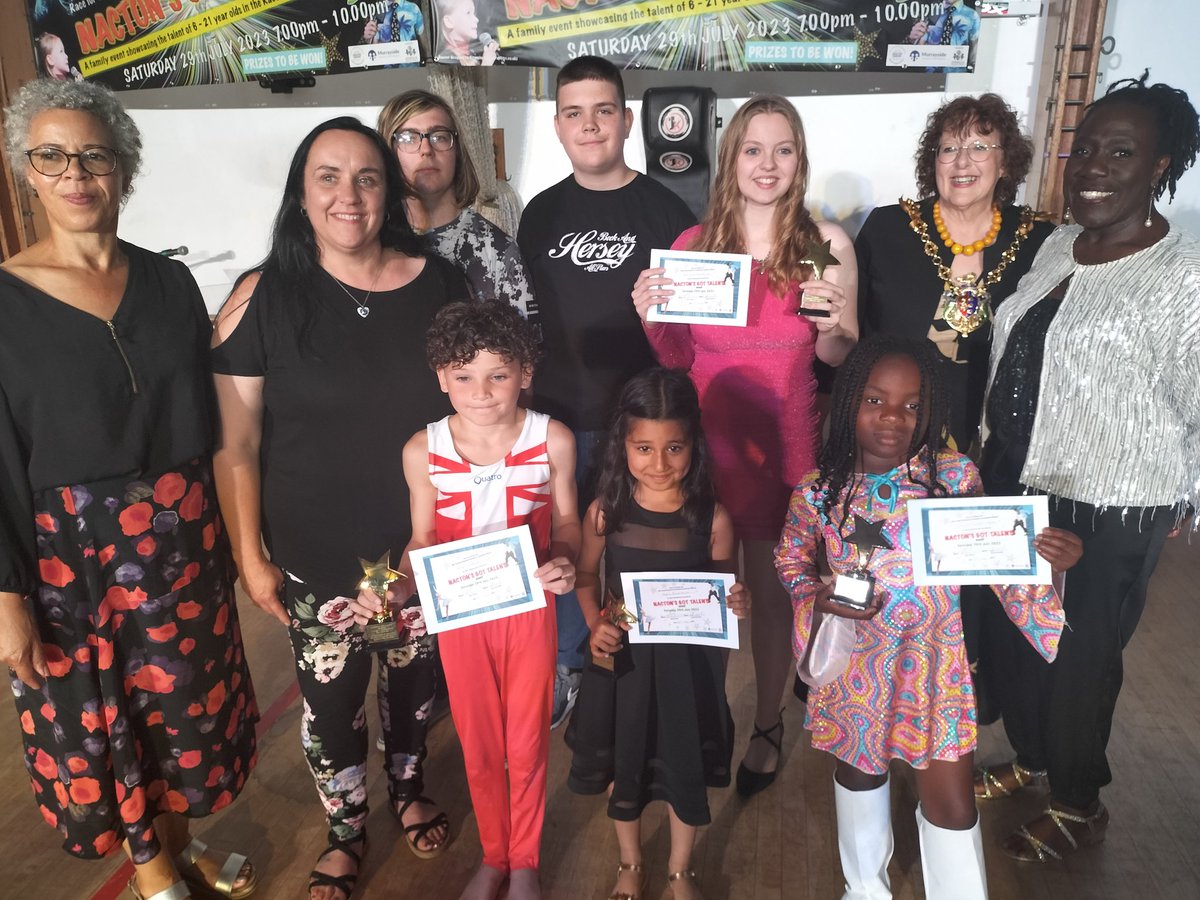 roxanne_downes's tweet photo. @prioryheath  @ipswichstar24 
Nacton really do have talent! So dedicated to their craft. Great to see such confident young adults and children sharing their talents. Great support from the local community. https://t.co/WKa5YYrM9I