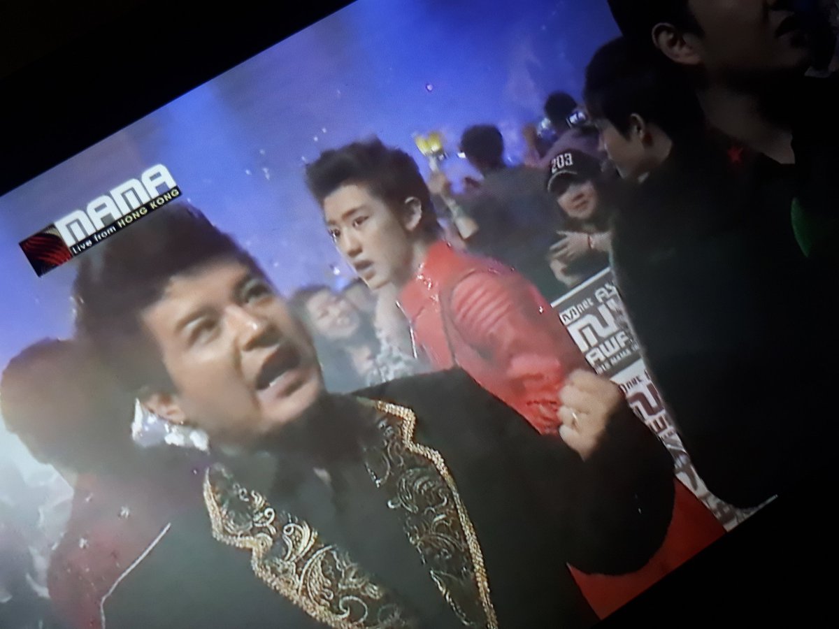 LaLa_BBH__'s tweet photo. داشتم مراسم مامای چندسال پیشو میدیم که... :)
ببینید کیا رو دیدم :))
اکسوی روکی :))))))))
@weareoneEXO #EXO https://t.co/4YL6nwRqvZ