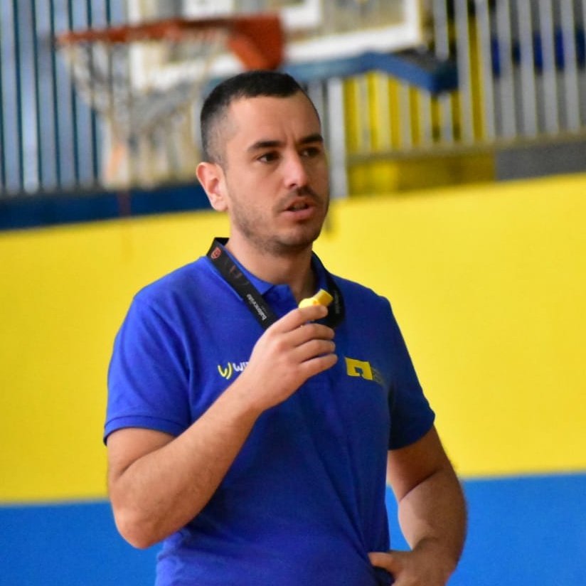FCBaloncesto's tweet photo. 🆕 Entrenadores del las Selecciones Autonómicas #Canarias100x100 🤍💙💛 modalidad de baloncesto

🔸#CadeteMas Alejandro Sosa
🔸#CadeteFem Néstor Del Castillo
🔸#InfantilMas Jorge Rojas
🔸#InfantilFem Ainhoa Macía
🔸#MinibasketMas Justo Martín
🔸#MinibasketFem Alistair Domínguez https://t.co/Fn4v30sRyI