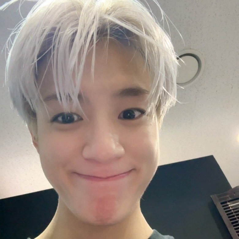 ดุม้าย                                                     ม่ายดุจ้า ◜ᵕ◝