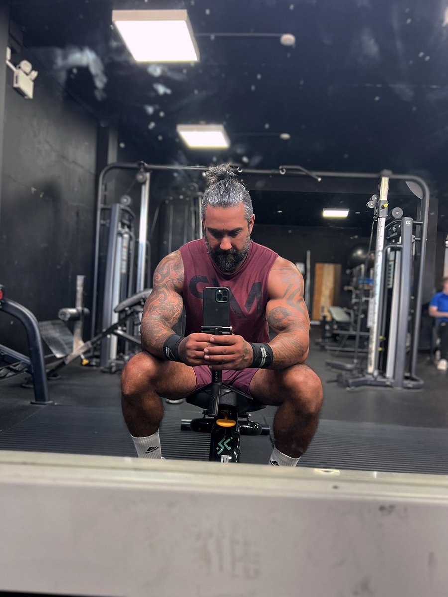 BrettHoare1's tweet photo. It’s great to have a positive attitude about your body! Taking care of yourself through proper nutrition, exercise, and rest can help maintain your physical well-being.  @SelfieGym 

#bodybuilding #fitness #selfie #selfcare #gymbody #personaltrainer #onlinecoach https://t.co/fu2wsN2ac6
