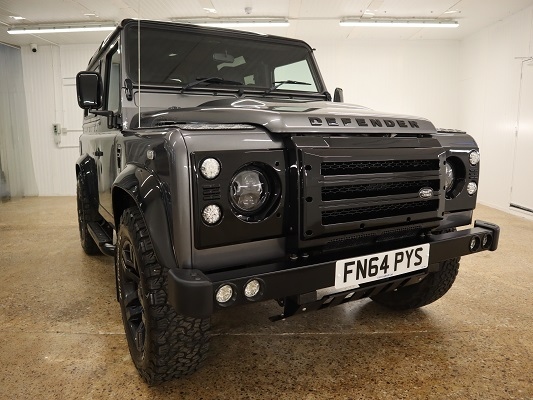CountryCar1's tweet photo. Yes its a Land Rover. Yes its a Defender and YES its an URBAN. What a spec of vehicle this is. But dont take my word for it. Come and have a look to appreciate it #landrover #defender #urbandefender #LR #landroverdefender90 #landroverurban #best4x4xfar https://t.co/LQzsdcCMp4