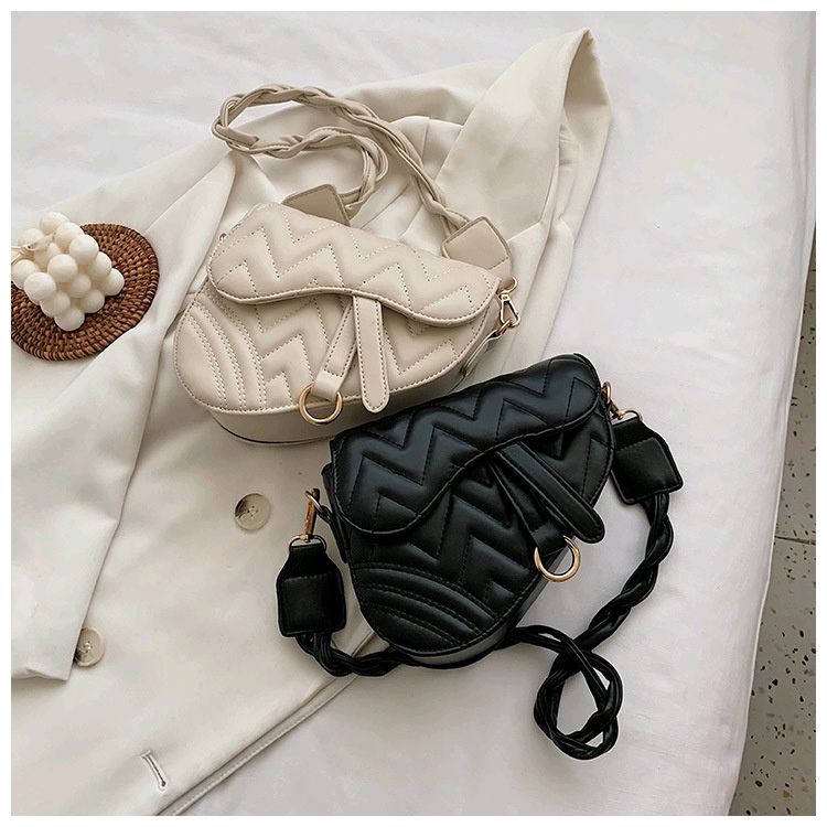 storemilenial's tweet photo. Cek Tas Selempang Wanita Import Kekinian GO7350 Tas Selempang Handbag Wanita Import Termurah dengan harga Rp57.000 - Rp58.000. Dapatkan di Shopee sekarang! https://t.co/xT1sqM24hE https://t.co/hEvIHUzPC9