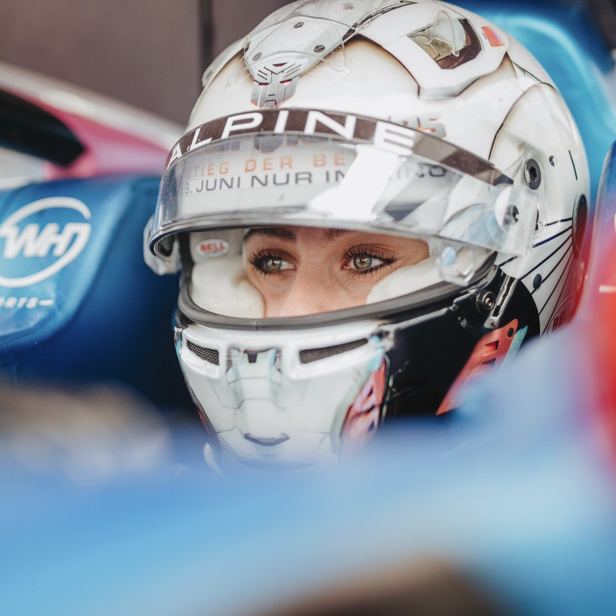 mult1formula's tweet photo. Grazie alla settima posizione conquistata nella Feature Race, Sophia Floersch diventa la prima donna ad ottenere dei punti in #Formula3! 

Congrats @SophiaFloersch 🔥 https://t.co/4MoWhE7rmo