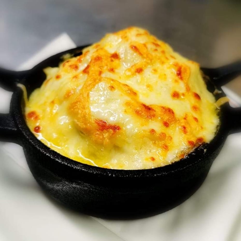 It wouldnt be a Sunday roast without cauliflower cheese!!