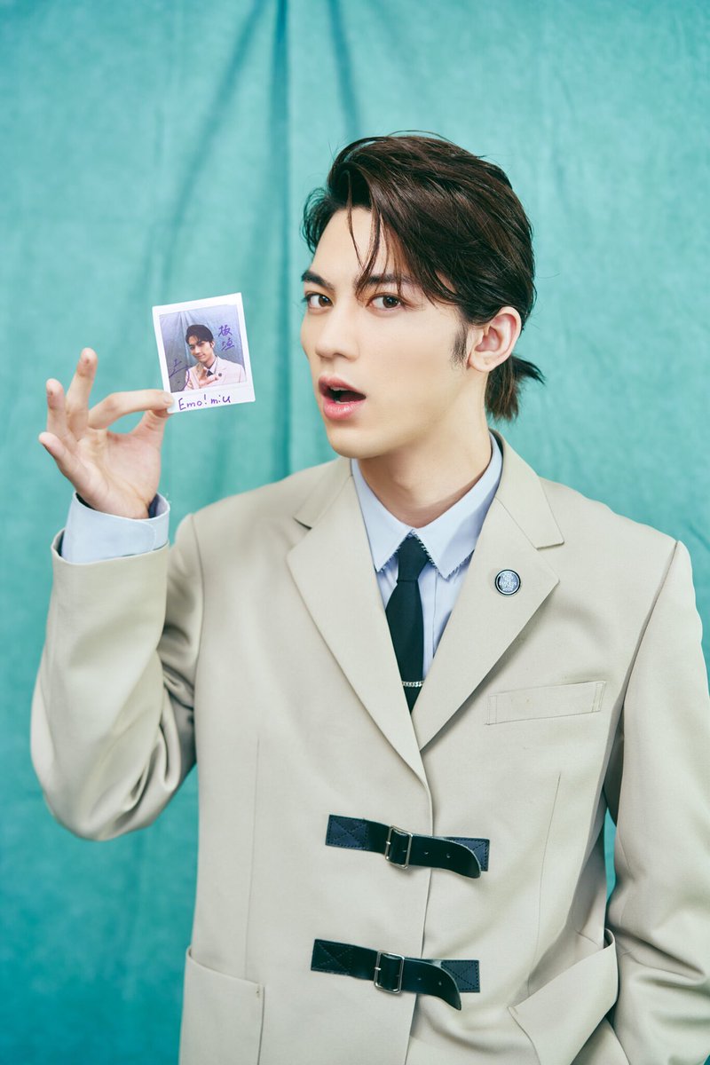 Emo_miu's tweet photo. ＼💜フォロー&amp;RTプレゼント💜／
#板垣瑞生 インタビュー記念！直筆サイン入りチェキを【1名様】に✨
@koukan_usonikki @itagaki_staff 
#交換ウソ日記 #Emomiu

応募方法
①@Emo_miuフォロー
②この投稿と上の投稿をRT
〆切/ 8月18日

⏬詳細は
https://t.co/5YZj43eqxP https://t.co/WUUrOHL1lP
