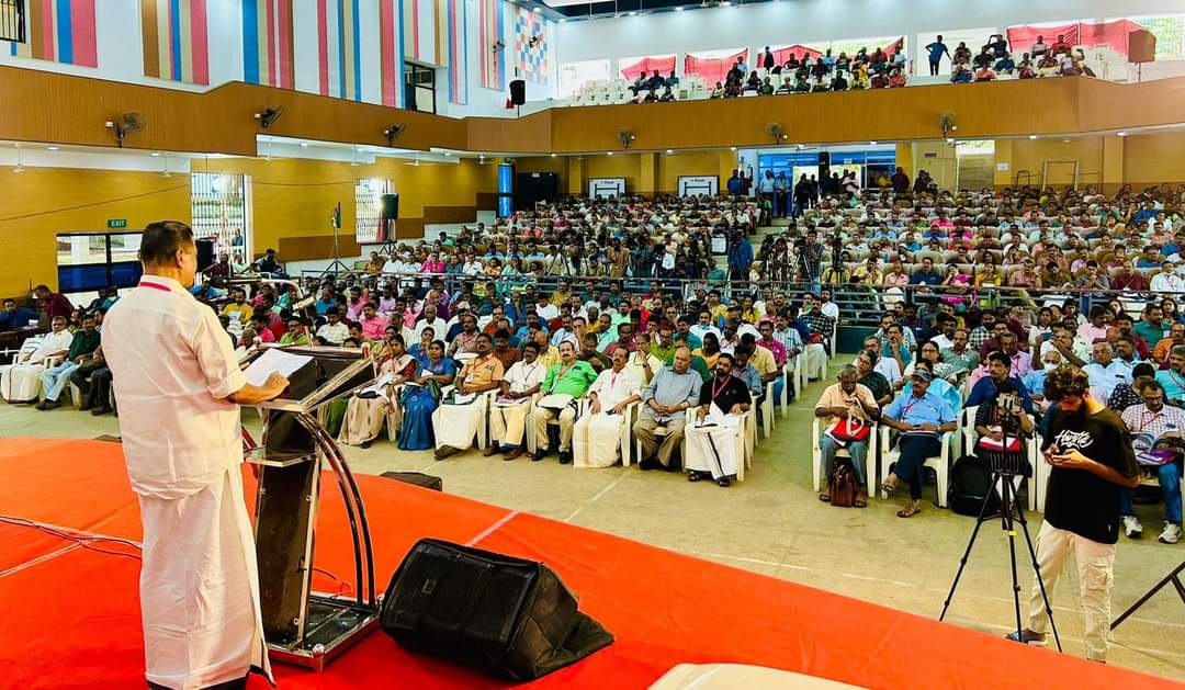 cpimspeak's tweet photo. Ketala: CPI(M) State Secretary and Polit Bureau member Comrade MV Govindan inaugurated a seminar organized by AKG Centre for Research and Studies on the topic "Governance in Nava Kerala" ahead of the 5th International Congress on Kerala Studies https://t.co/y1qsMek4CO