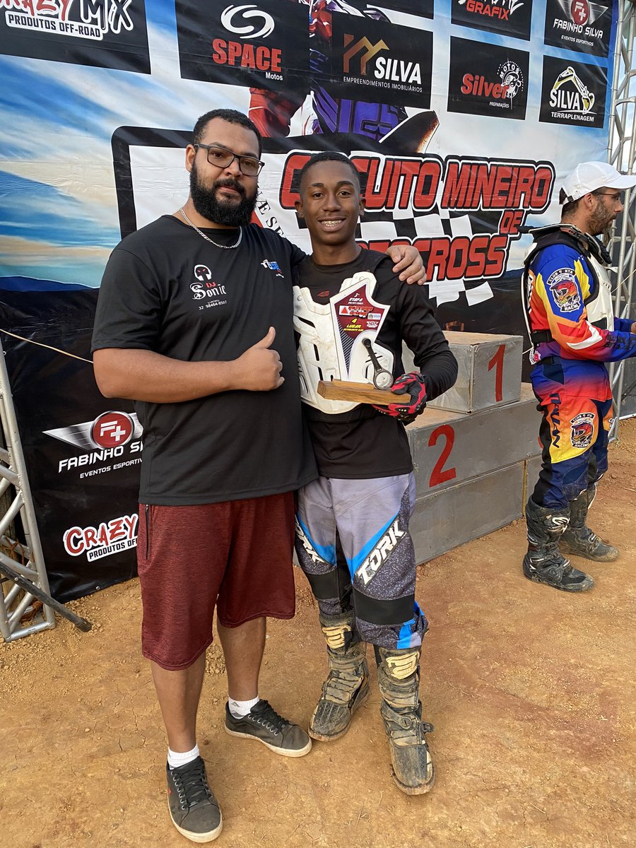 Teccelsmart's tweet image. Primeiro troféu de vários Deus abençoe meu filho 
#motocross
#moto 
#TrillionGame