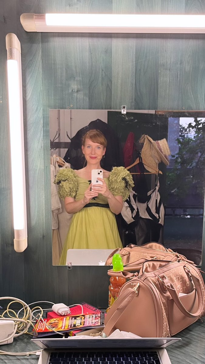 Zsakika's tweet photo. #actresslife #singer #actress https://t.co/dFs3hVkOMw
