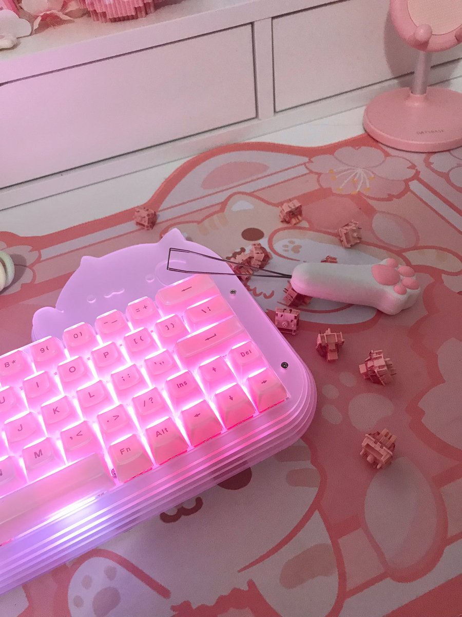 Miyuuily tweet media