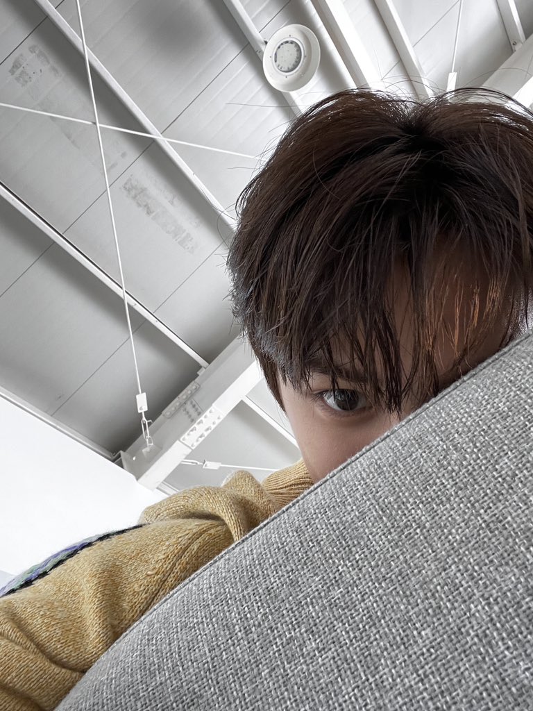 ZB1_official's tweet photo. _💌

젤옺으 저는 규빈입니까?온을은 귭인 엗잇연 을오 준빌을 했는데요 mz를 셀카를 포함한 제 앋을께서 찍어준 한강샷과 눈만 빼꼼샷 그리고 🤨샷 준빌을 했읍니다!아 아 그리고 그 맞다 어제 하려던 말이 사실 그

#KIMGYUVIN #김규빈
#ZEROBASEONE #ZB1 #제로베이스원 https://t.co/J9Ex8fyurL