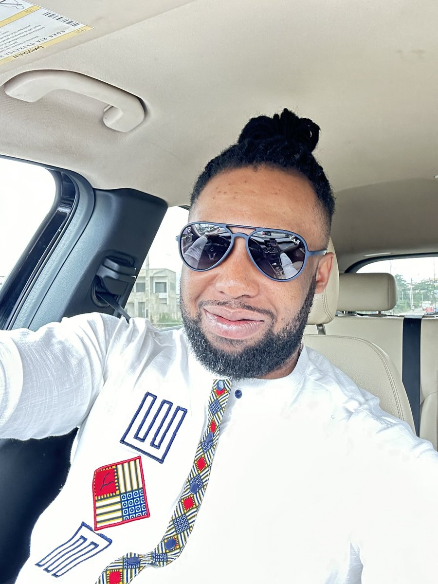 "🌞☕️ Bon dimanche à tous ! Que cette journée soit remplie de doux moments et de joie partagée. Profitez de ce moment pour vous détendre et vous ressourcer. 💫 #BonDimanche #SundayVibes #ProfitezDuMoment"