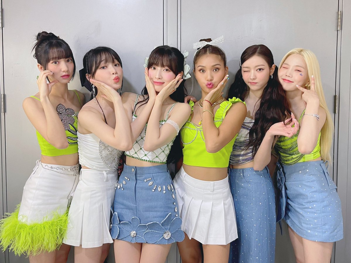OHMYGIRL_offcl's tweet photo. [#OhTimes] 230730 인기가요 📸

귀여움에 청량함까지 가득 담아 인기가요 무대도 완벽하게 마무리한 오마이걸💕
다음 주는 더 행복할 거라는 예감이 들려👂🏻❣️

#오마이걸 #OHMYGIRL #OMG
#여름이_들려 https://t.co/LlHEuGLXV4