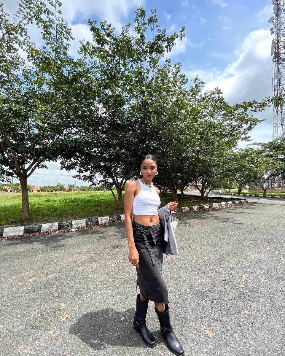 Janechrixian's tweet photo. A law graduate, model and an artist (whispers* there’s more)🥹 https://t.co/FiVXjHqmZe