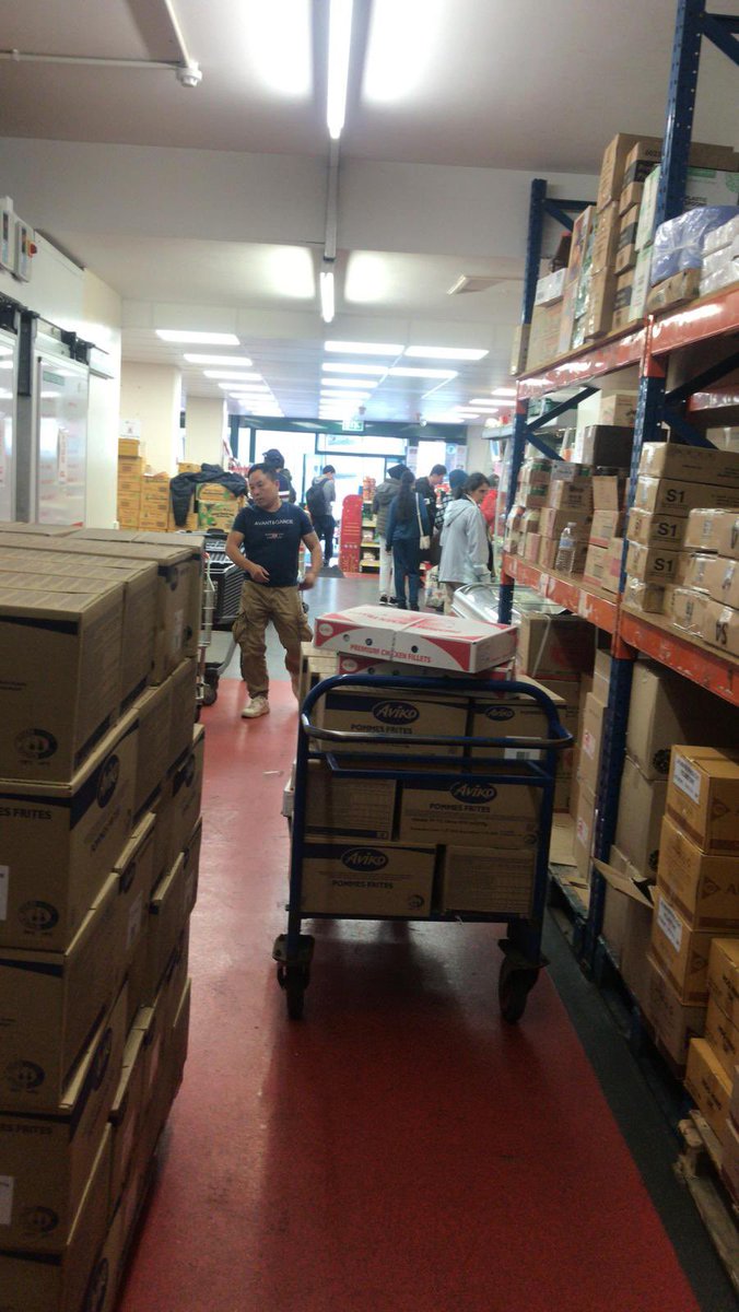 SingKeeChinese's tweet photo. Saturdays one of busiest days at Sing kee Bradford 😍 parking is essential for us #goodtimes #busytimes #bradford https://t.co/SmarG5iGe2