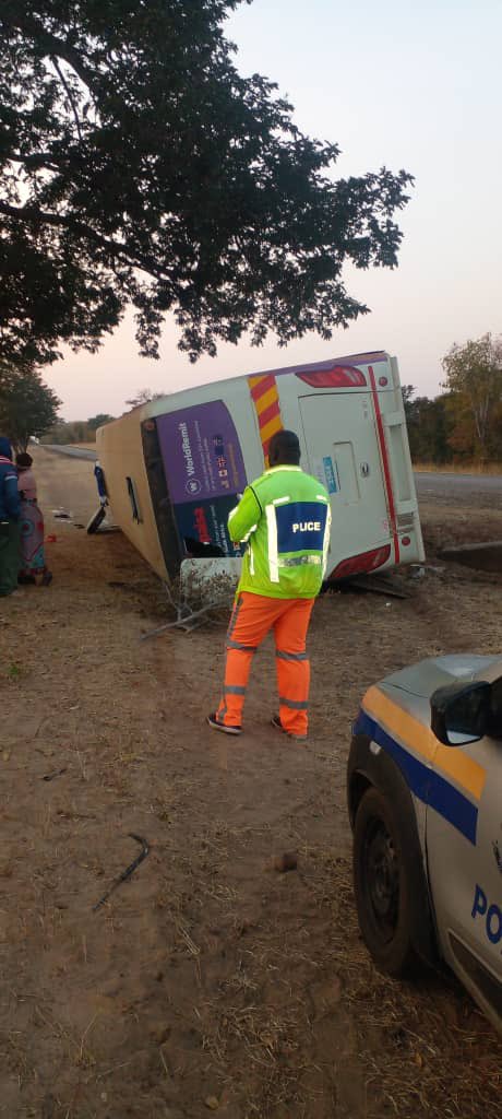 🚨𝐉𝐔𝐒𝐓 𝐈𝐍: Zupco bus ferrying ZANU PF supporters has overturned just 5km from Lupane on the way to Nkayi to attend a rally to be addressed later today by President ED Mnangagwa.