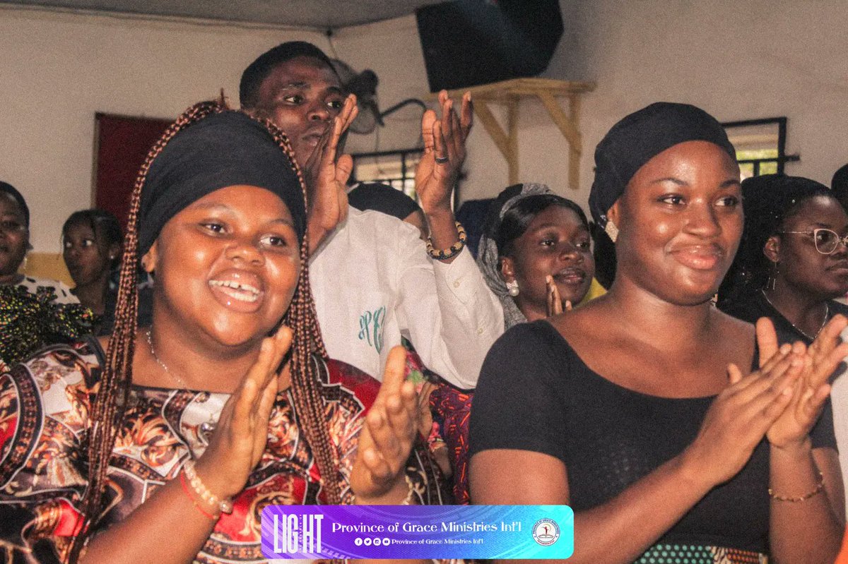provinceofgrace's tweet photo. FIRST SERVICE || PRAISE SESSION,✨|| THE ESSENCE OF LIGHT
🎶We Praise your name,
We praise YOU,,🎶
#FirstService #SundayService
#ProvinceOfGrace
#JesusOnly
#brighterlight
#PraiseSession https://t.co/QYb2EIB9pj
