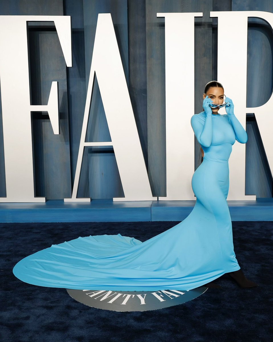 Kim Kardashian at the Vanity Fair. 💙🩵