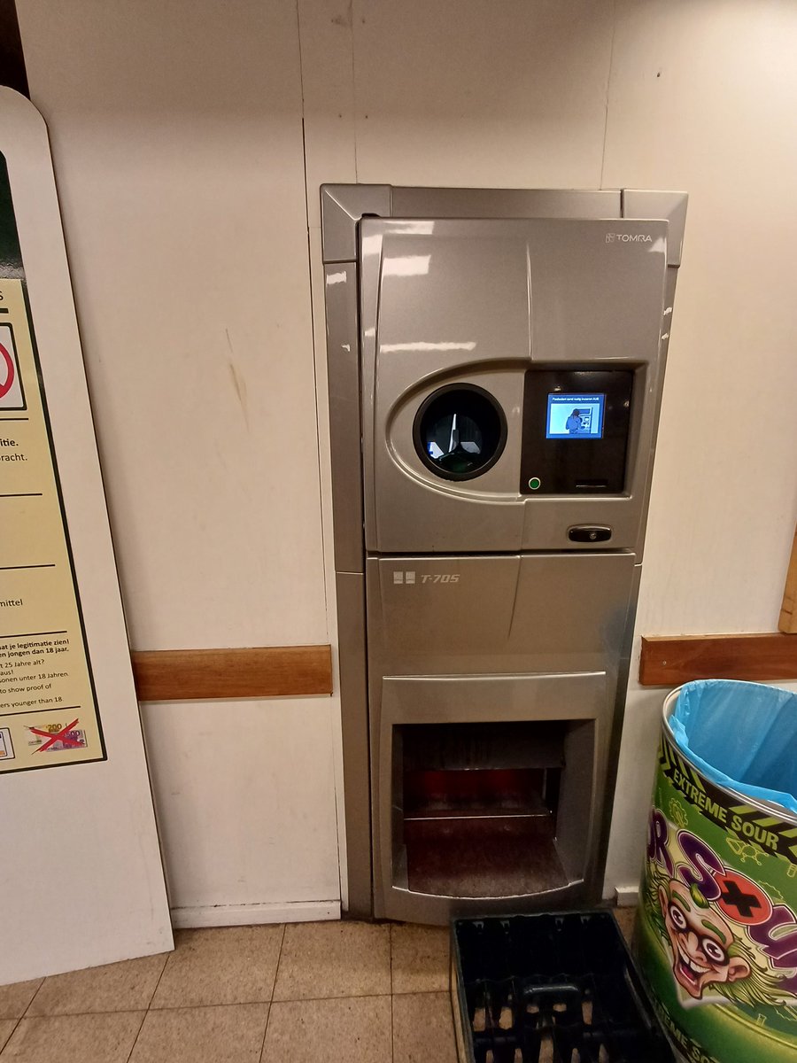 gaolcuagam's tweet image. We were camping in Holland recently, they had this bad boy in the campsite shop, and once we worked out what it was, my boys, who have little interest in recycling were all over it, realising a nice wee earner for them 👌❤️
#depositscheme #recycling #zerowaste #SCOTLAND