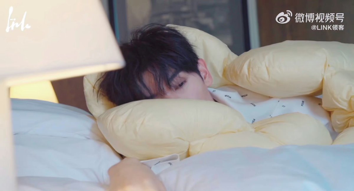 NineteamsUpdate's tweet photo. ดีสุด แบบสุดๆๆ นิตยสารเปิดพรีแล้ว ของมันต้องมี

NNINE SUMMER COVER
#GQCxMrLinkMagazine https://t.co/1bPx0gaKE5