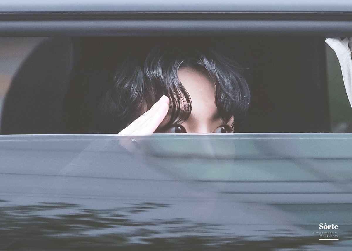 SORTE613's tweet photo. 정구기 빼꼼🫡🫡

230730 정국 인기가요 퇴근 HQ 고화질 
#정국 #JungKook #Seven #JungKook_Seven @BTS_twt https://t.co/c1p7N20Fw0