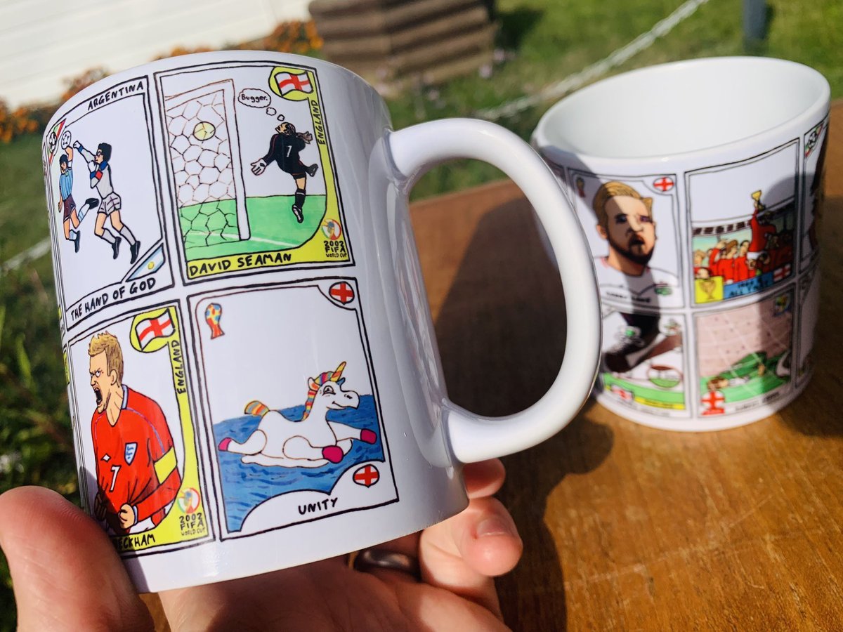 CheapPanini's tweet photo. COMPETITION🦁 

It’s the 57th anniversary of 1966 &amp; all that, so we’ve made some mugs depicting England’s WC history

🇺🇸 Losing to USA
🏆 1966
👋🏻 Hand of God
🟥 Beckham’s red
🇦🇷 Beckham’s redemption
👻 Lamps’ ghost goal
🐕 Greaves v dog
🫂 Moore &amp; Pelé

RT &amp; we’ll give a set away https://t.co/OzQlFGUC3r