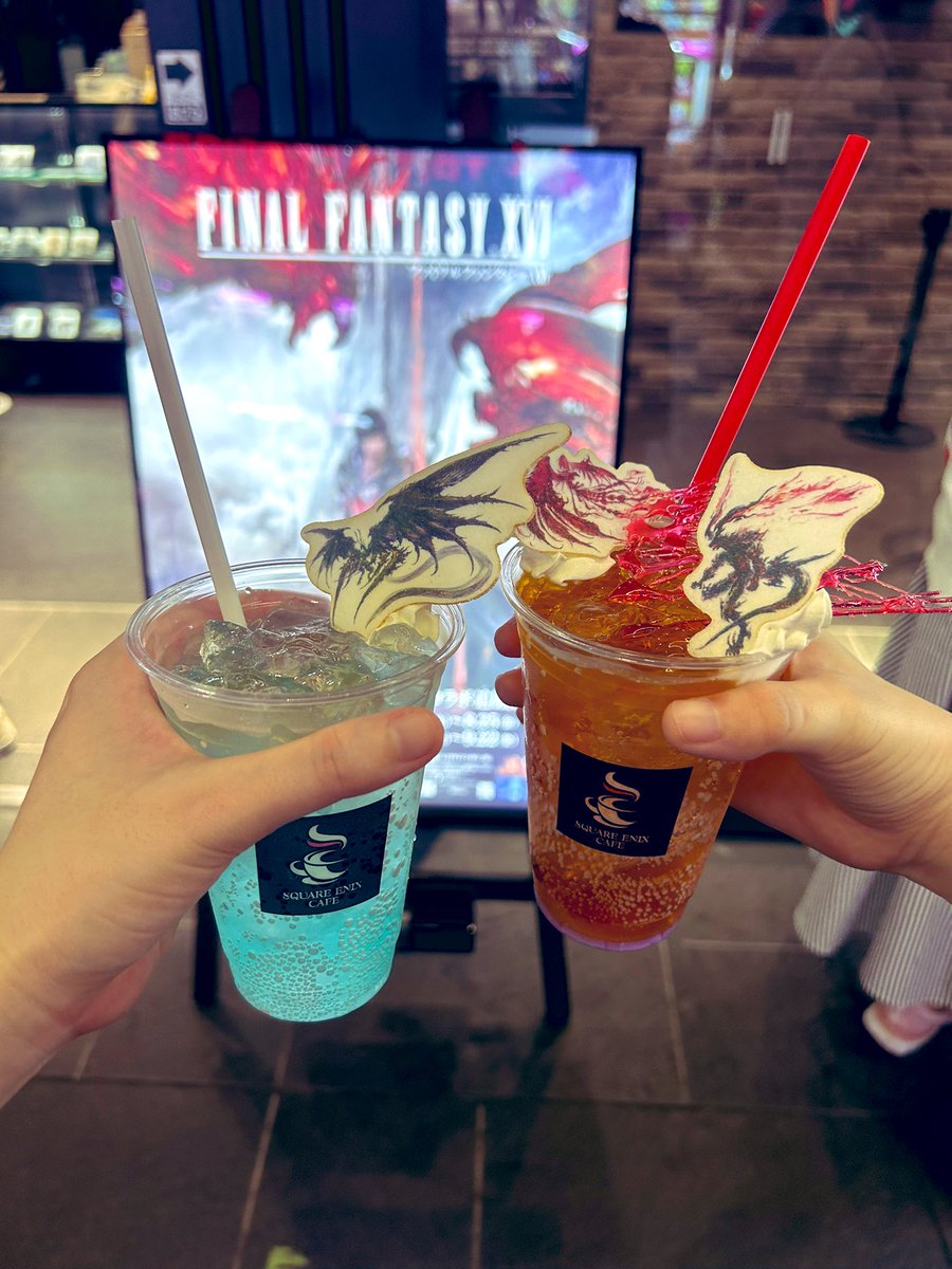 maroharujima's tweet photo. お久しぶりです！
スクエニカフェで飲んできた(*´˘`*)
外暑すぎるねーーーー！！！！ https://t.co/7bJ3UYlEoH