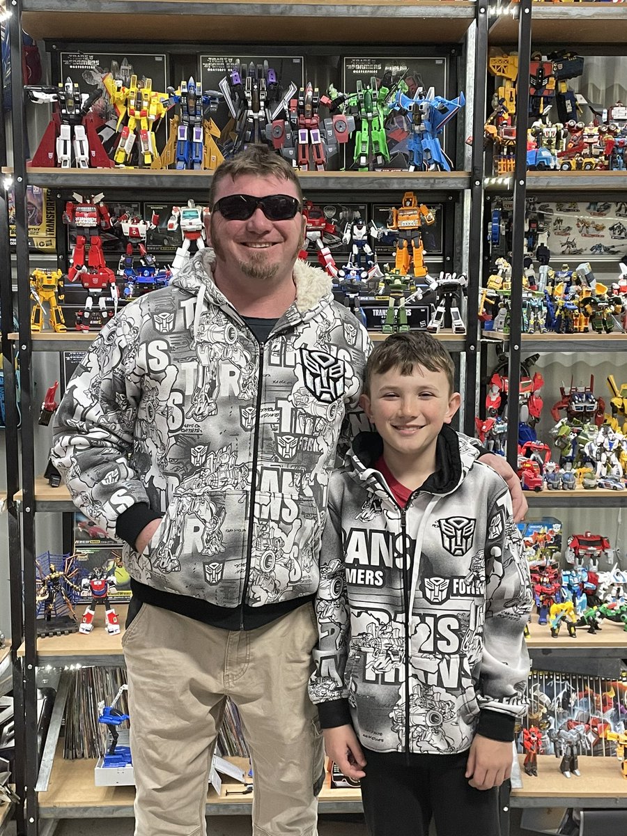 BigAngryTrev's tweet photo. Was donated a #Transformers top for my son that matches my own! Now we can play in the #Transformatorium and look cool at the same time π https://t.co/vzbYwrsbpn