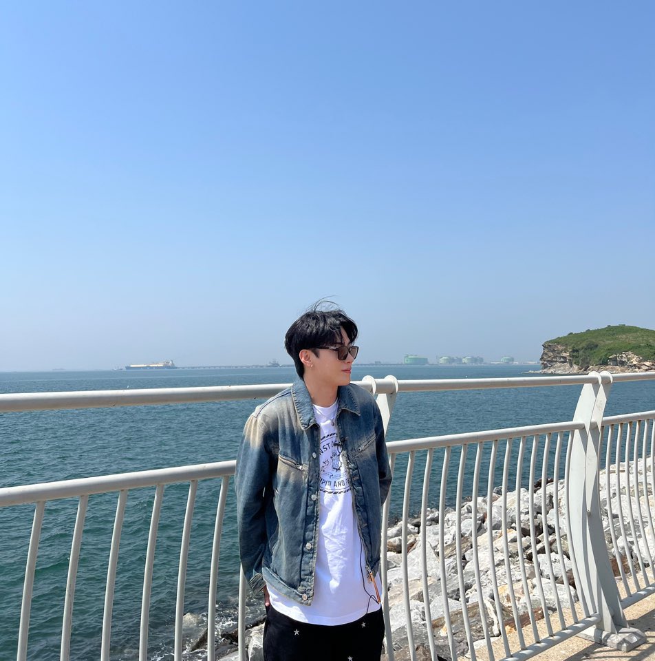 OmegaX_members's tweet photo. [#OX] 

힐링엠티 잼따

#OMEGA_X #오메가엑스
#한겸 #HANGYEOM https://t.co/05ncKTJSnH