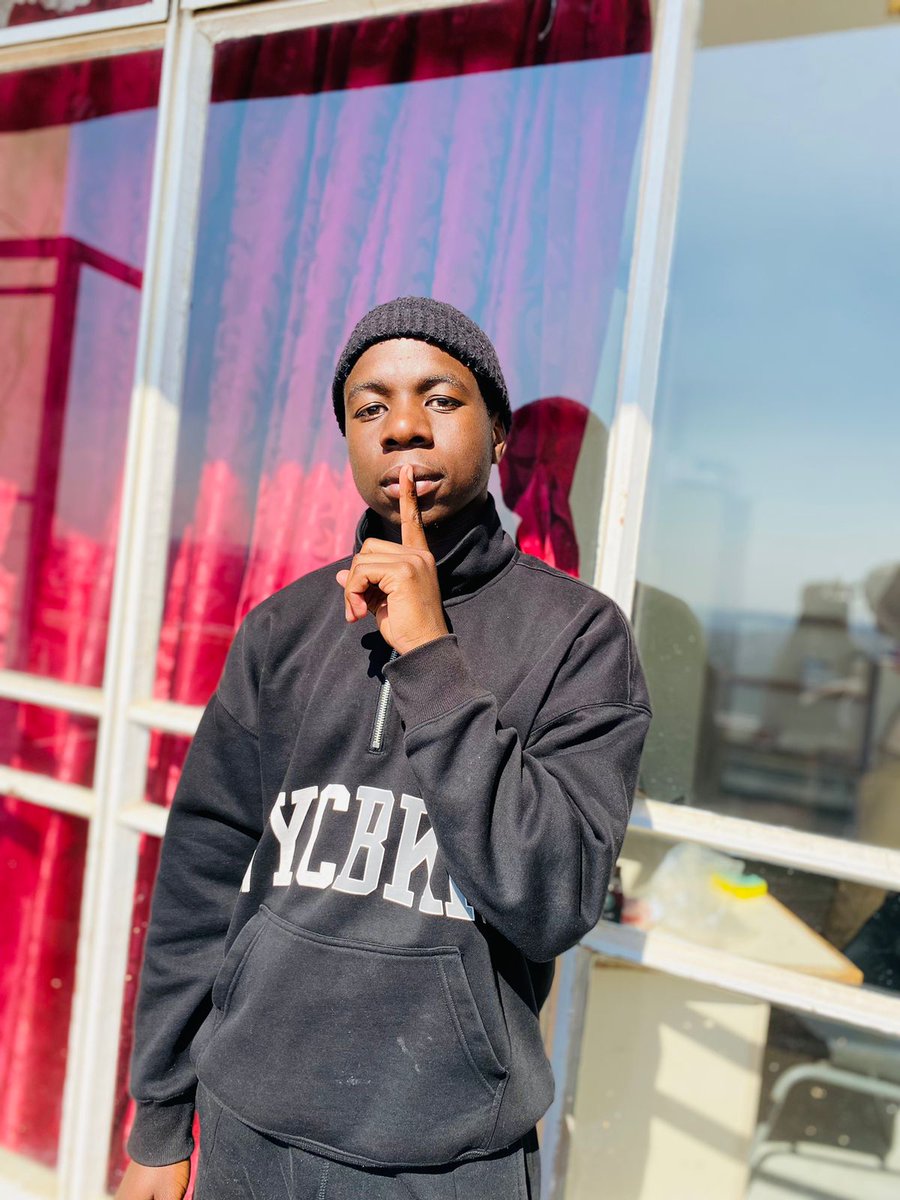 UThattoo's tweet photo. Hate no man🌻 https://t.co/oyA93QqNDx