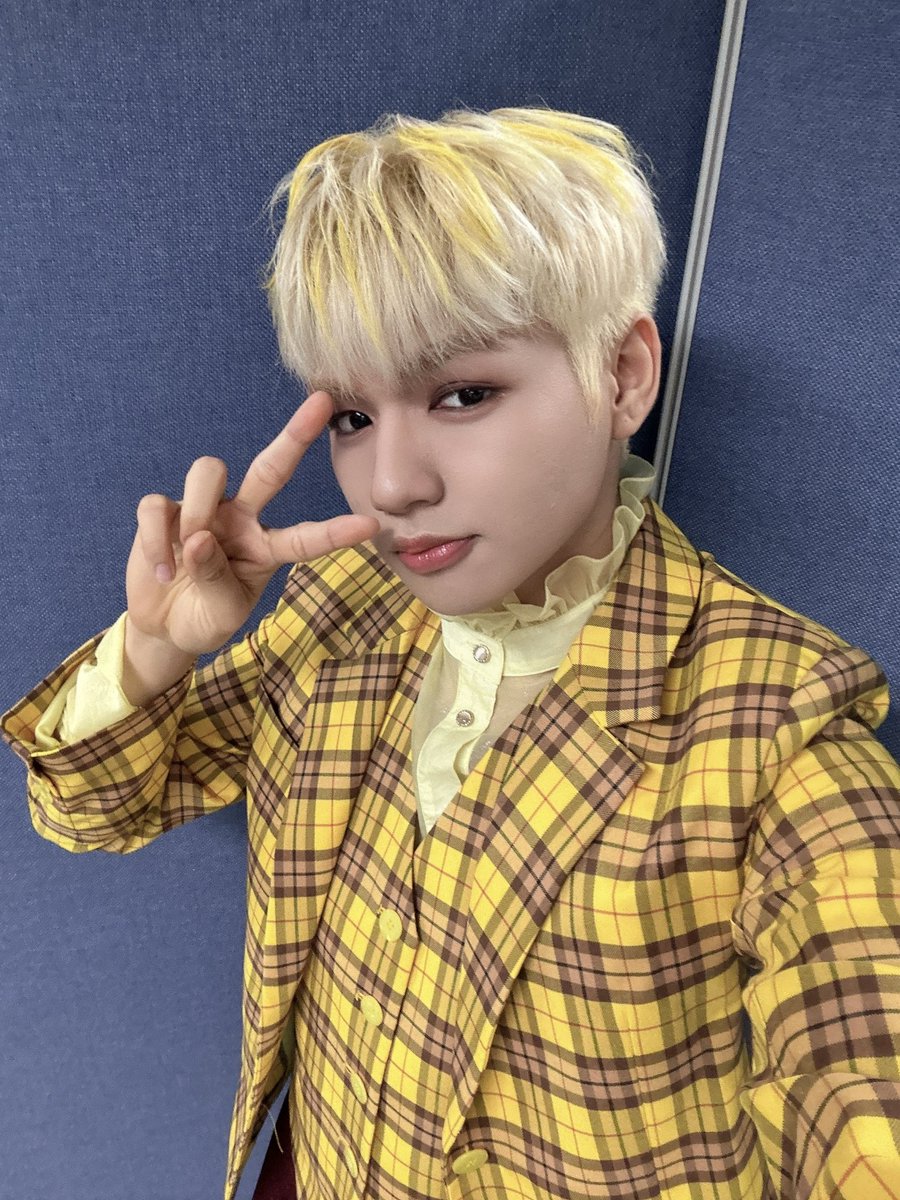 HORI7ON_twt's tweet photo. [🐱] BEST DAY EVER!💜

#HORI7ON #호라이즌 #KIM #킴 https://t.co/JUD3ytyI50