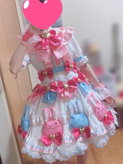 見てー!!TRSサイリウムコーデほぼできた! 買った衣装が納得いかなさすぎて初めてミシン使ったよ