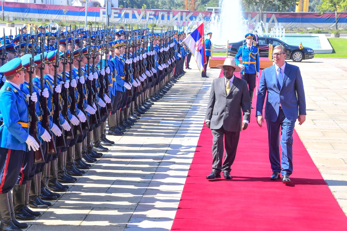 KagutaMuseveni's tweet image. Received by H.E Aleksandar Vučić at the Serbian Palace in Belgrade.
