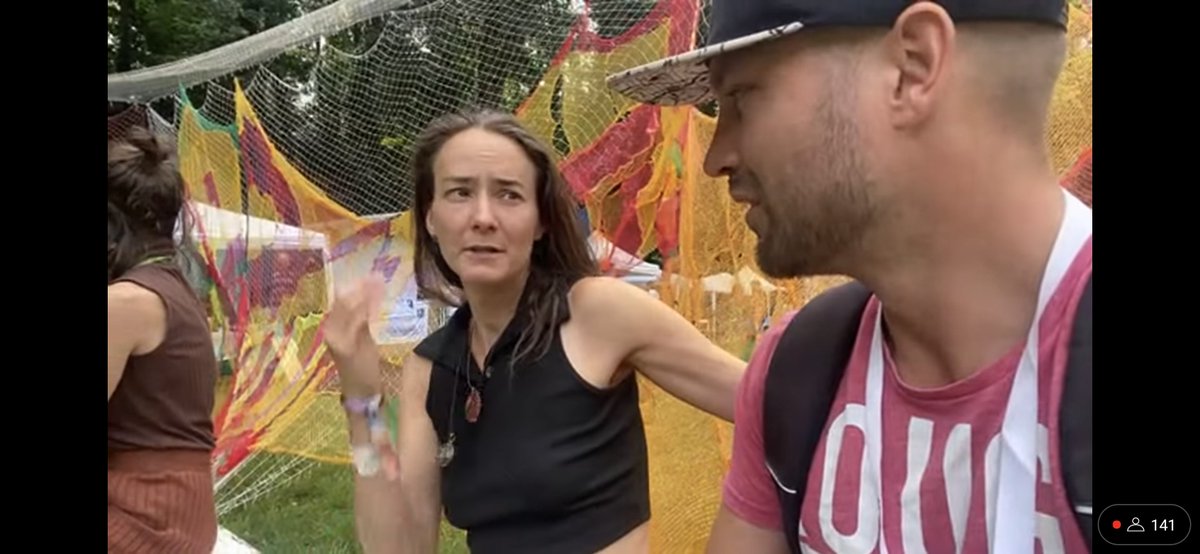 querdenkenwatch's tweet photo. Medien, die beim braun-esoterischen Schwurbelfestival #paxTerra präventiv Hausverbot bekommen:
@Tagesspiegel
"Medien", die eine VIP-Tour für die verballerten Esos und Reichsbürger*innen bekommen:
Der rechtsextreme Medienaktivist 💩-AfD-Weber. https://t.co/0ErOLc4nPe