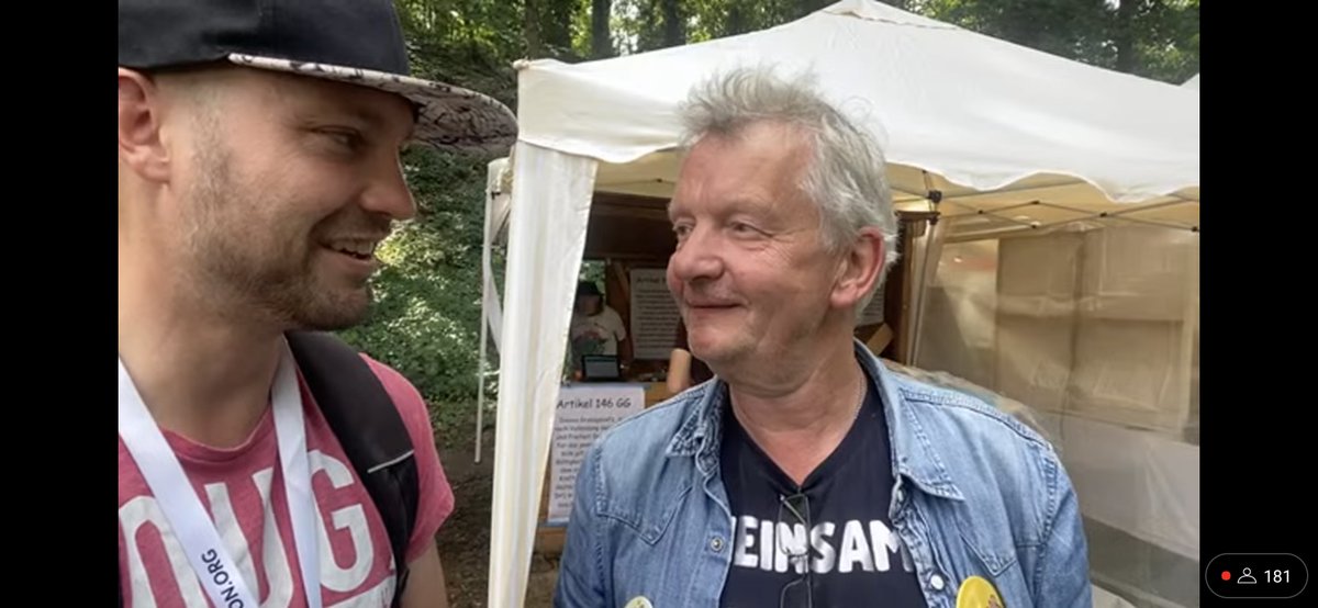 querdenkenwatch's tweet photo. Medien, die beim braun-esoterischen Schwurbelfestival #paxTerra präventiv Hausverbot bekommen:
@Tagesspiegel
"Medien", die eine VIP-Tour für die verballerten Esos und Reichsbürger*innen bekommen:
Der rechtsextreme Medienaktivist 💩-AfD-Weber. https://t.co/0ErOLc4nPe