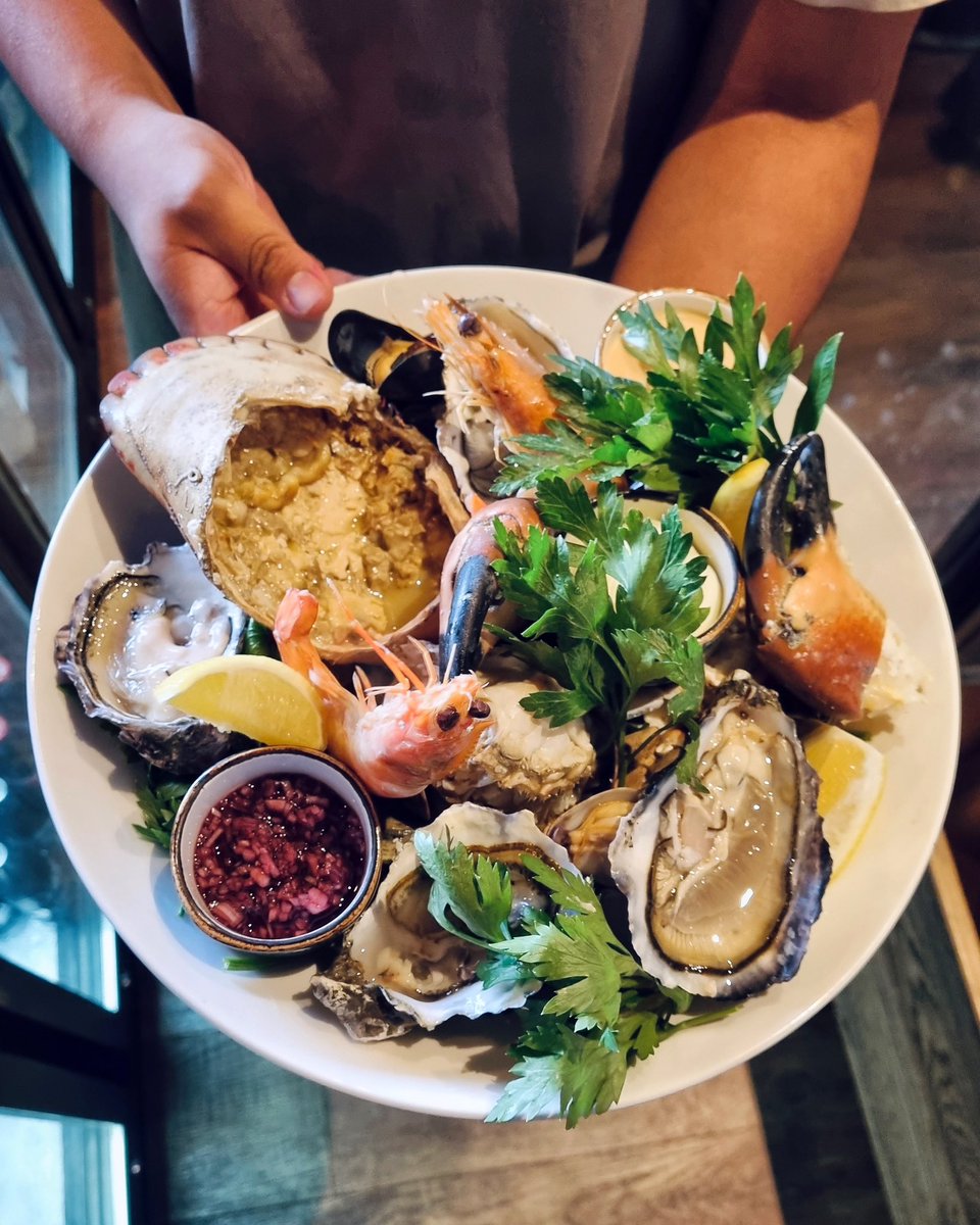 noahsbristol's tweet image. Noah’s fruits de mer with whole Cornish crab, St Austell mussels, palourde clams, Porthilly oysters and wild Atlantic prawns, served with sourdough and dips 🦀

The perfect seafood alternative to a Sunday roast. Booking recommended!

#fruitsdemer #shellfishplate #sundaylunch