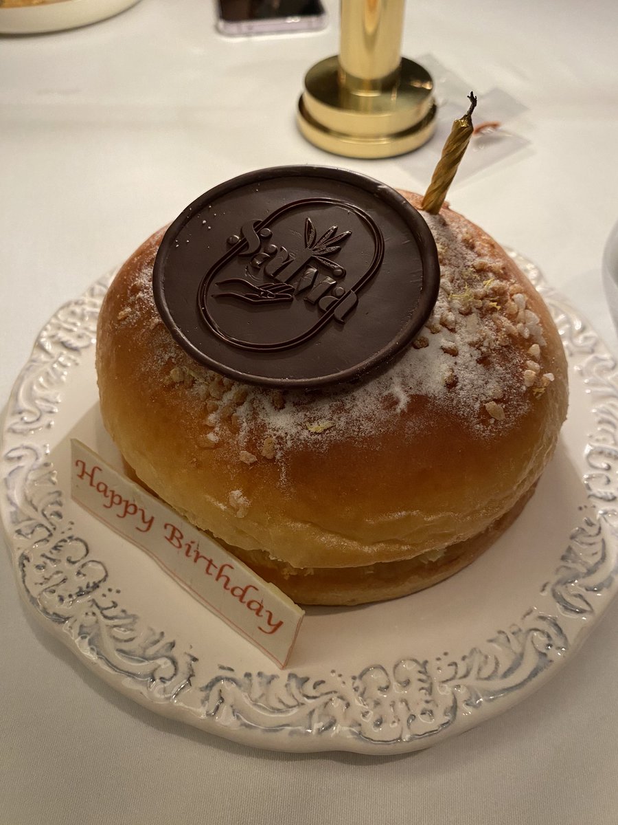 kimbaimint's tweet photo. #Salvia ร้านอิตาเลียนของโรงแรม Grand Hyatt Erawan เป็นร้านอาหารอิตาเลียนสไตล์โฮมเมดแท้ๆ 👨🏻‍🍳 ไม่ว่าจะเป็นการอบพิซซ่าด้วยเตาฟืน หรือการทำเส้นพาสต้าแบบโฮมเมด ที่รับประกันว่าเหมือนไปกินที่อิตาลี 🇮🇹 วัตถุดิบมีทั้งนำเข้าจากต่างประเทศด้วย พนักงานน่ารักเป็นกันเองสุดๆ 🥰 #อร่อยบอกต่อ https://t.co/MsyH1VMxWP