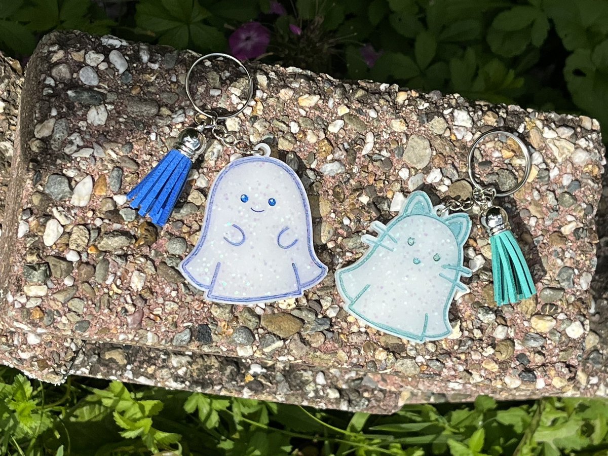 _N_URO's tweet photo. It’s always Halloween in my mind 👻🖤
Wat denken jullie tweeps? Zou dit aanslaan tijdens Halloween? Zouden jullie, of iemand die je kent, dit kopen?
#handmade #resin #cutehalloween https://t.co/TVpEeK9kgb
