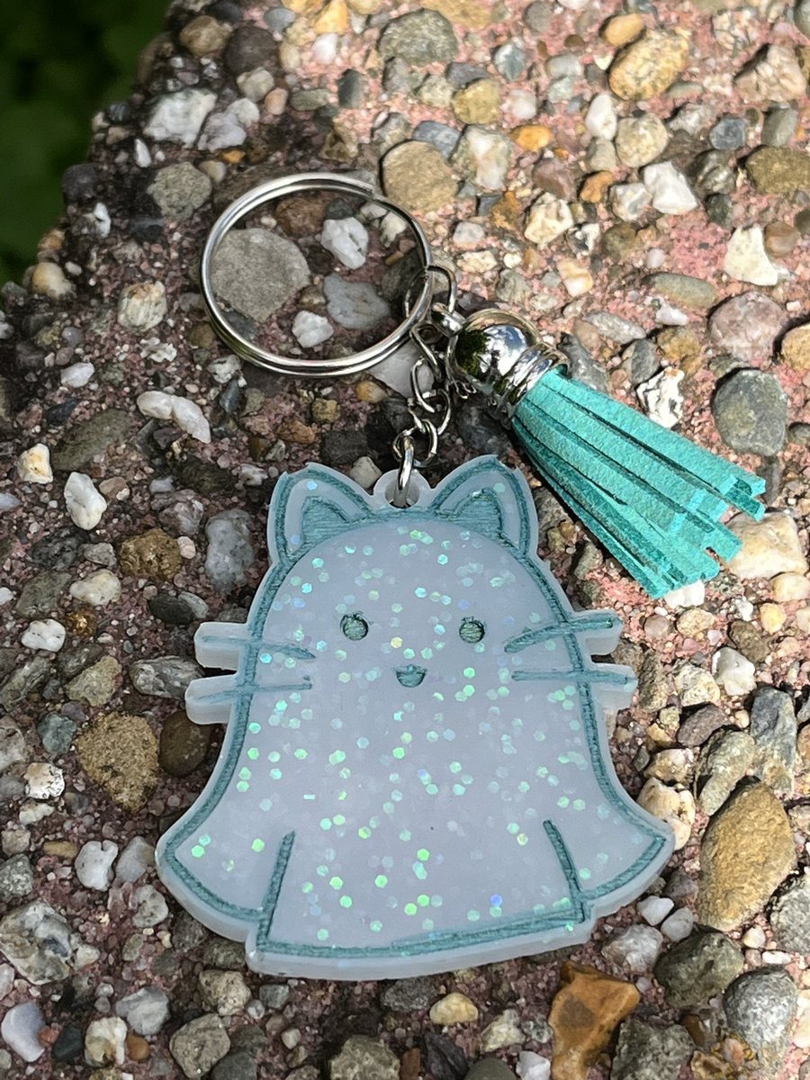_N_URO's tweet photo. It’s always Halloween in my mind 👻🖤
Wat denken jullie tweeps? Zou dit aanslaan tijdens Halloween? Zouden jullie, of iemand die je kent, dit kopen?
#handmade #resin #cutehalloween https://t.co/TVpEeK9kgb