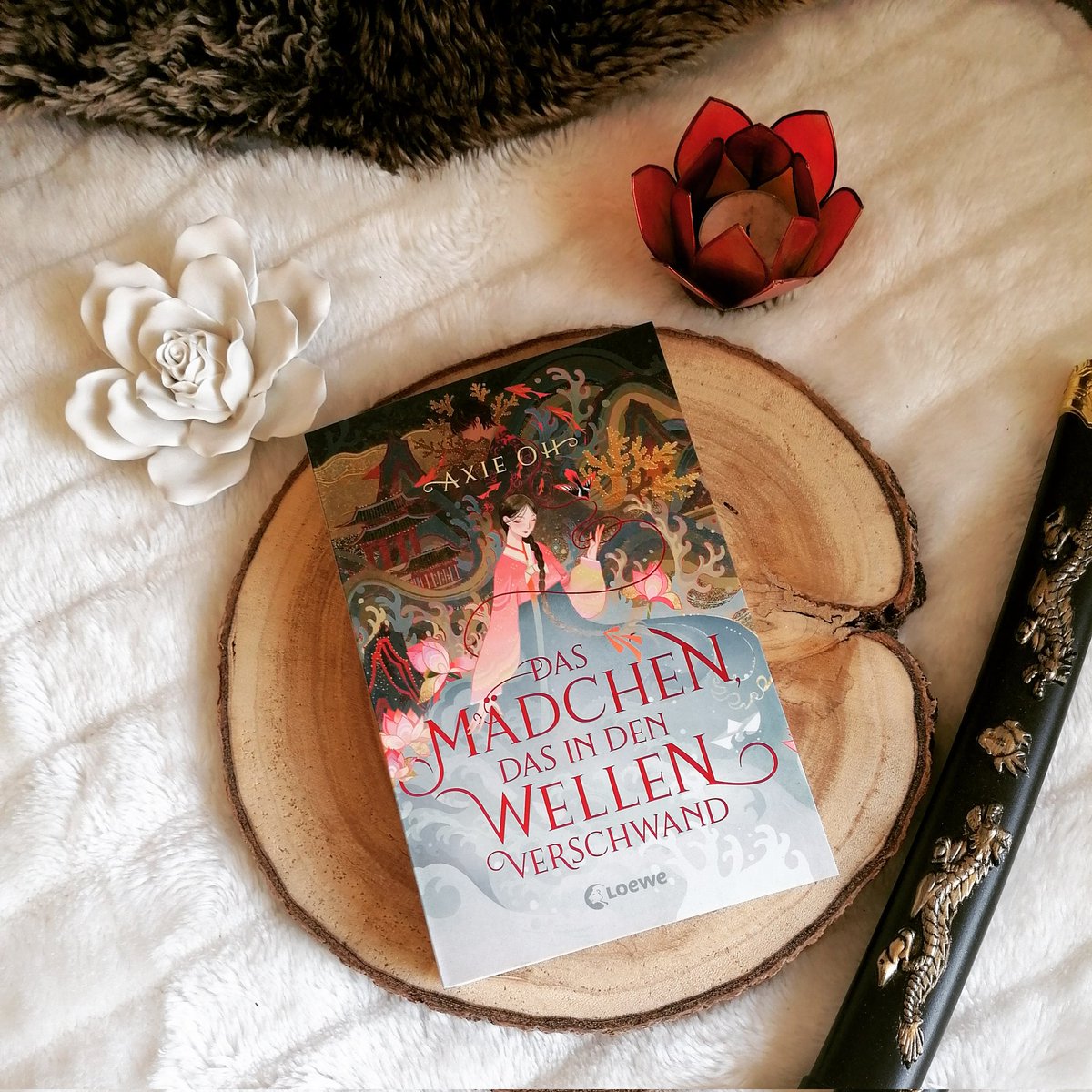 Letanna_Astrid's tweet photo. Bei mir gibt es dann auch noch ein neues Currently Reading
Habe schon so viel Gutes gehört und bin neugierig
#currentlyreading #axieoh #loeweverlag #dasmädchendasindenwellenverschwand #thegirlwhofellbeneaththesea https://t.co/VQRHLOS7aq
